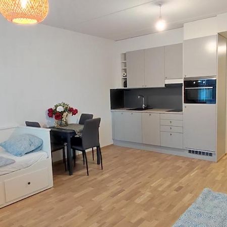 Apartament Ruby Studio 5Min To Vantaa Airport And 20Min To Helsinki Center Zewnętrze zdjęcie